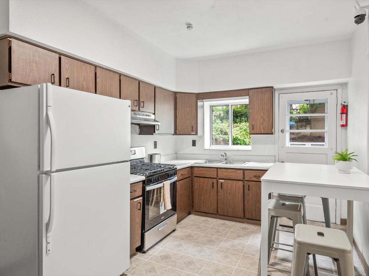 Oakland/university @d Modern And Spacious Private Bedroom With Shared Privatunterkunft Pittsburgh